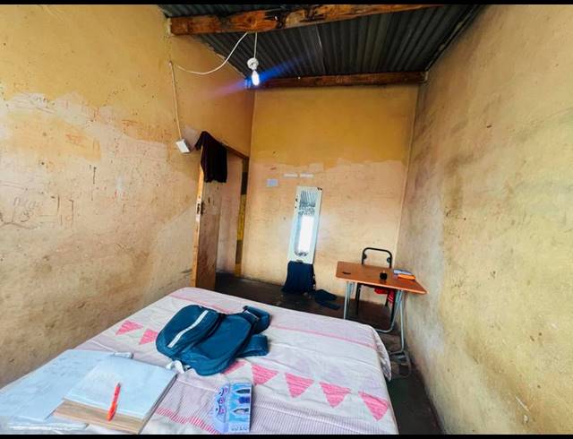 2 BEDROOM HOUSE FOR SALE IN KWANDENGEZI